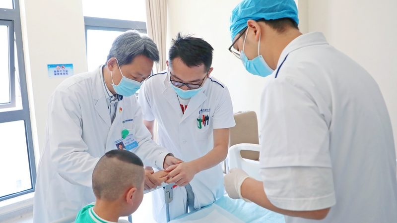 艾灸理疗适用于以下人群：